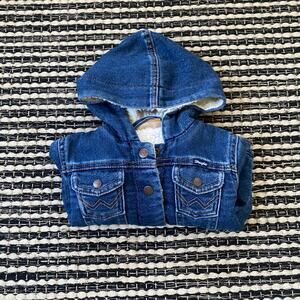 🌿Wrangler Girls  Blue Sherpa Lined Hooded Denim Snap Jacket 24M